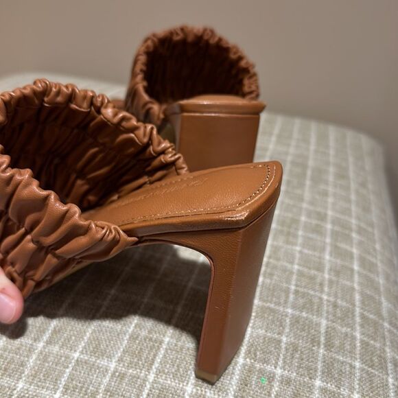 Jonathan SIMKHAI Felix Elastic 3.5 in‎ Heeled Mules - Size 38 (7.5) - Picture 10 of 15